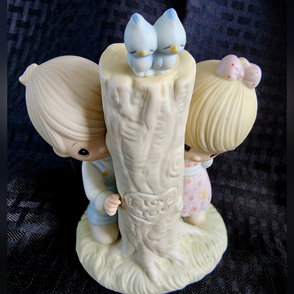 PRECIOUS MOMENTS "Thee I Love " 1979 edition Retired. E-3116  Flower Stamp